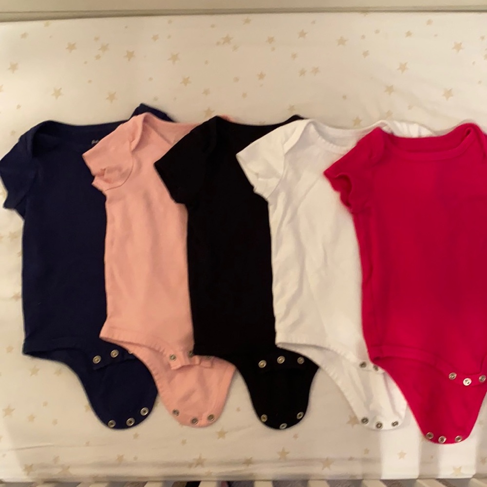 FIRST IMPRESSIONS 5-pack onesie bodysuits